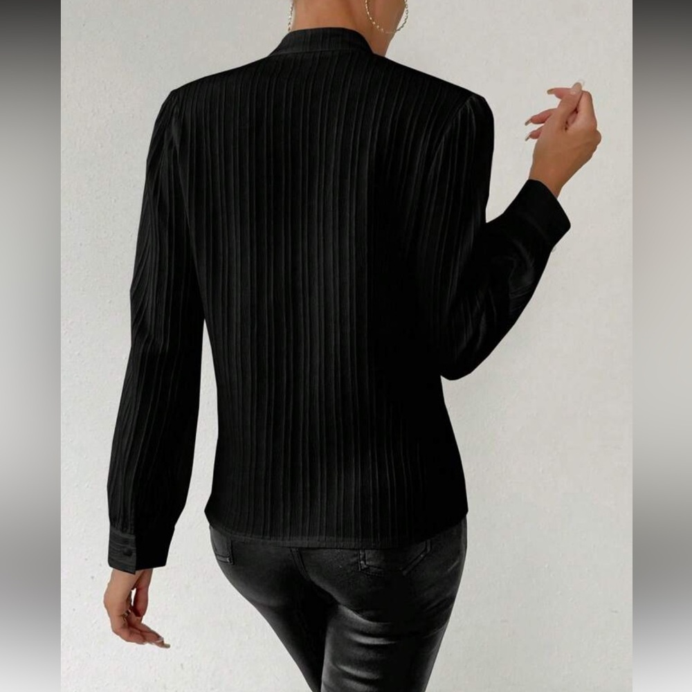 Luxe lace insert lantern sleeve blouse - Picture 2 of 6